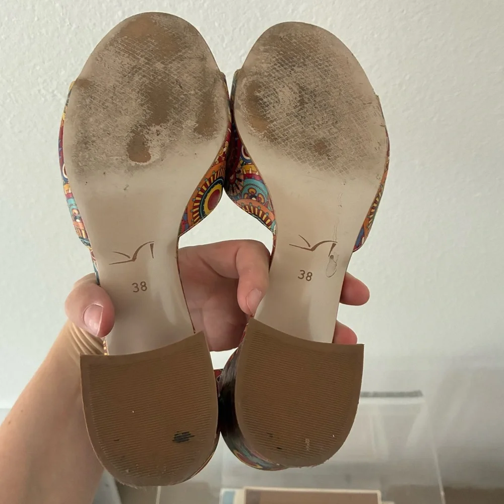 Embassy London Heels - Picture 10 of 10